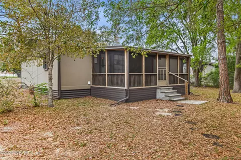 Exterior - 206 Anthony Ave, Interlachen, FL 32148 photo 2 of 13