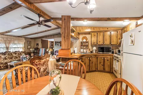 Dining - 206 Anthony Ave, Interlachen, FL 32148 photo 2 of 2