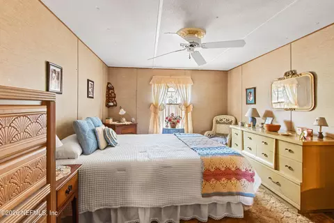 Bedroom - 206 Anthony Ave, Interlachen, FL 32148 photo 3 of 4