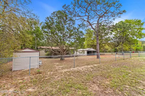 Exterior - 206 Anthony Ave, Interlachen, FL 32148 photo 12 of 13