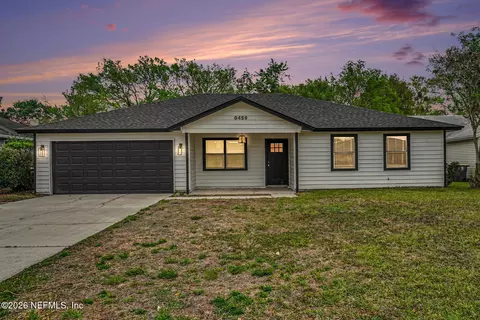 8459 Pikes Peak Dr N, Jacksonville, FL 32244