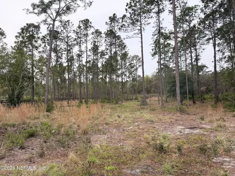 519 5th St, Satsuma, FL 32189