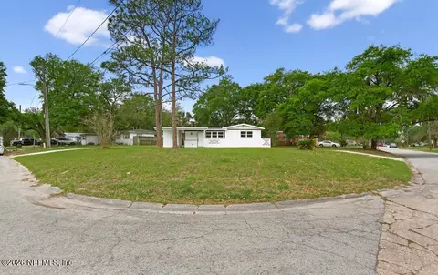 2934 Stonehurst Rd W, Jacksonville, FL 32277
