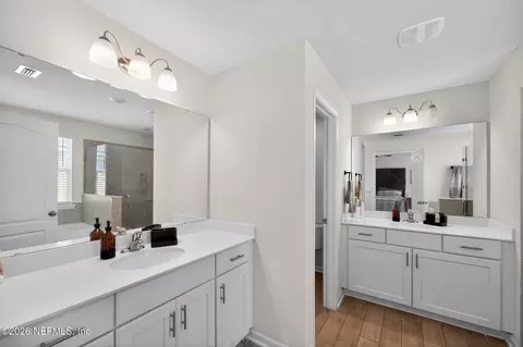 Bath - 70353 Winding River Dr, Yulee, FL 32097 photo 2 of 3