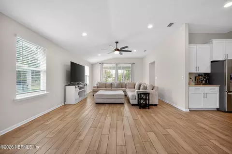 Living - 70353 Winding River Dr, Yulee, FL 32097 photo 1 of 1