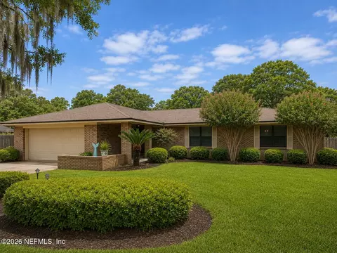 15489 Cape Dr N, Jacksonville, FL 32226