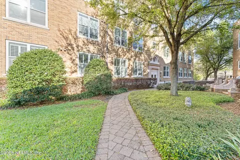 2525 College St #2304, Jacksonville, FL 32204
