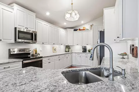 Kitchen - 276 Brighton Ct, Saint Augustine, FL 32084 photo 2 of 7
