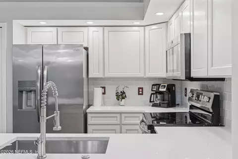 1132 Creeks Ridge Rd, Jacksonville, FL 32225