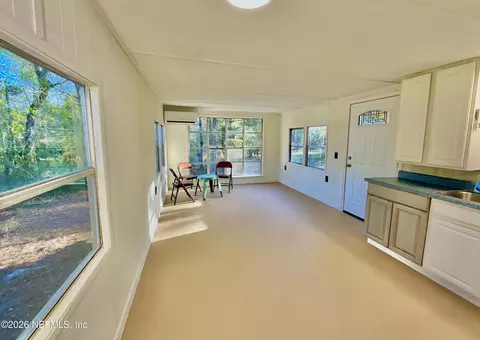 106 Spruce Rd, Interlachen, FL 32148 photo 4