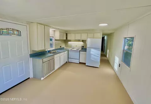 106 Spruce Rd, Interlachen, FL 32148 photo 3