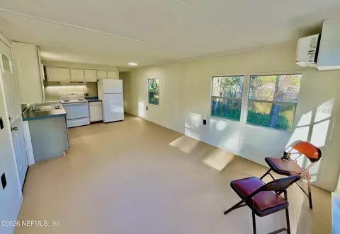 106 Spruce Rd, Interlachen, FL 32148 photo 5