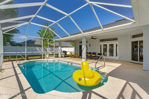 31 E Diamond Dr, Palm Coast, FL 32164