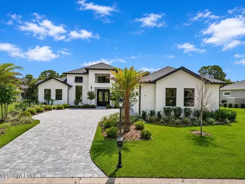13 Old Oak Dr N, Palm Coast, FL 32137