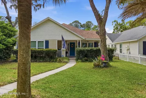 616 Paradise Ct, Atlantic Beach, FL 32233