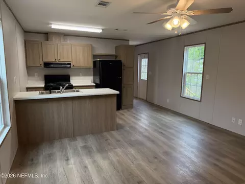 213 Milton Ave, Interlachen, FL 32148 photo 11