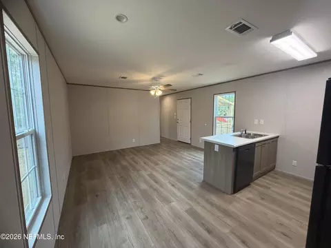 213 Milton Ave, Interlachen, FL 32148 photo 9