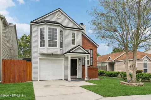 598 Staffordshire Dr E, Jacksonville, FL 32225