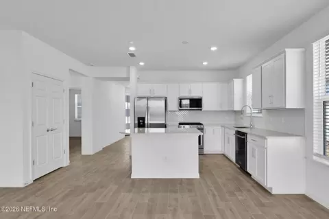 Kitchen - 285 Ecliptic Loop, Yulee, FL 32097 photo 3 of 4