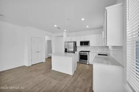 Kitchen - 285 Ecliptic Loop, Yulee, FL 32097 photo 4 of 4