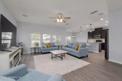 Living - 400 Weathered Edge Dr, Saint Augustine, FL 32092 photo 1 of 2