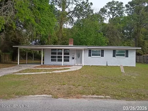 203 Renne Dr N, Jacksonville, FL 32218