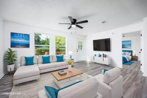 Living - 900 Helen St, Saint Augustine, FL 32084 photo 1 of 3