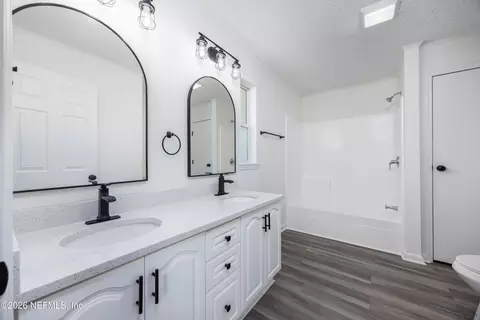 Bath - 900 Helen St, Saint Augustine, FL 32084 photo 1 of 2