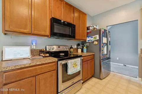 Kitchen - 13687 Devan Lee Dr N, Jacksonville, FL 32226 photo 3 of 5