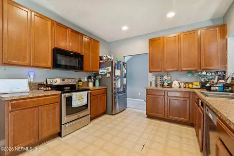 Kitchen - 13687 Devan Lee Dr N, Jacksonville, FL 32226 photo 2 of 5