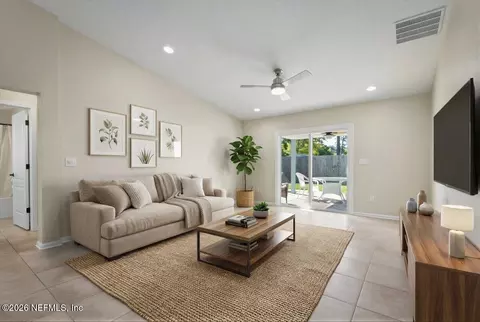 Living - 303 Deer Crossing Rd, Saint Augustine, FL 32086 photo 1 of 2