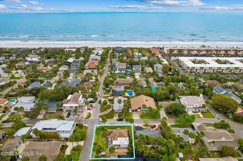 1096 E Coast Dr, Atlantic Beach, FL 32233