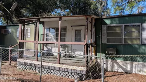 108 Brook St, Pomona Park, FL 32181