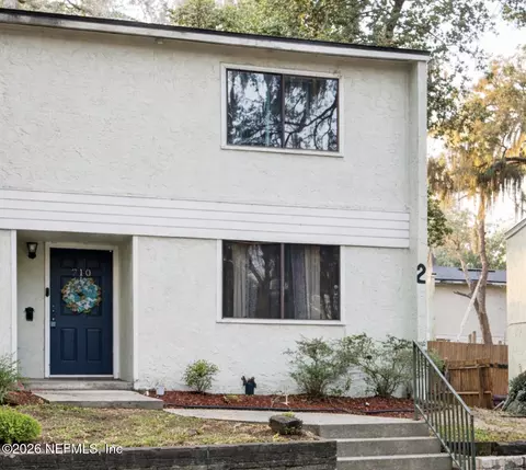 710 Oaks Plantation Dr #R1-2, Jacksonville, FL 32211