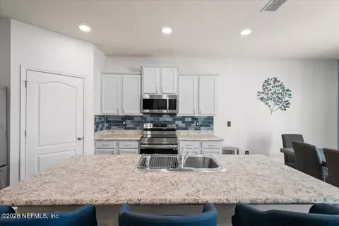 Kitchen - 127 Sweet Mango Trl, Saint Augustine, FL 32086 photo 3 of 4