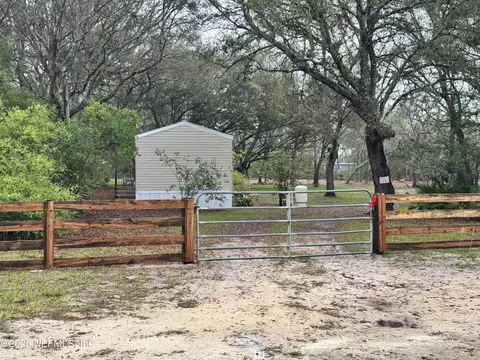 228 Browns Hammock Rd, Crescent City, FL 32112