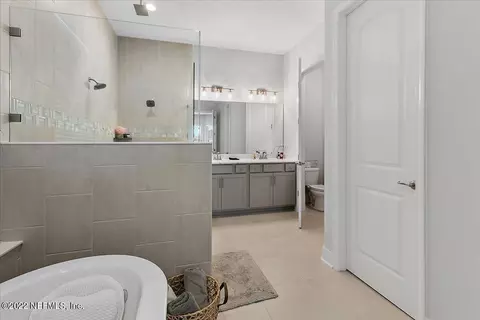 Bath - 476 Silverleaf Village Dr, Saint Augustine, FL 32092 photo 1 of 3