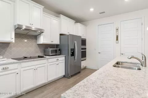 Kitchen - 2824 Monaghan Dr, Ormond Beach, FL 32174 photo 4 of 7