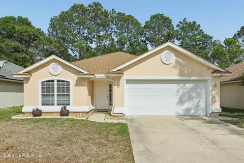 2547 Carson Oaks Dr, Jacksonville, FL 32221