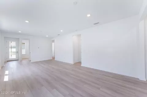 Living - 614 Ecliptic Loop, Yulee, FL 32097 photo 4 of 5
