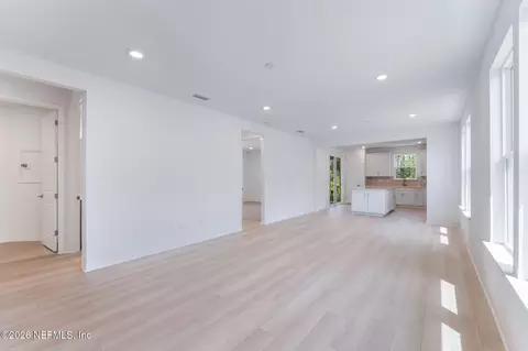Living - 614 Ecliptic Loop, Yulee, FL 32097 photo 3 of 5