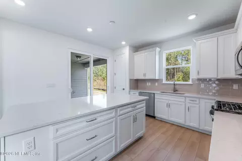 Kitchen - 614 Ecliptic Loop, Yulee, FL 32097 photo 1 of 6