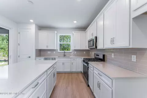 Kitchen - 614 Ecliptic Loop, Yulee, FL 32097 photo 6 of 6