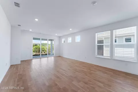 Living - 261 Ecliptic Loop, Yulee, FL 32097 photo 6 of 10