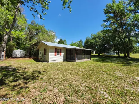 118 N Hubers Fish Camp Rd, Crescent City, FL 32112