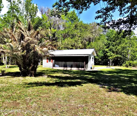 118 N Hubers Fish Camp Rd, Crescent City, FL 32112