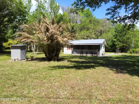 118 N Hubers Fish Camp Rd, Crescent City, FL 32112