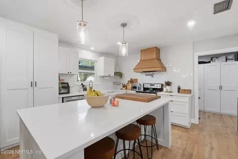 717 Winfred Dr, Orange Park, FL 32073