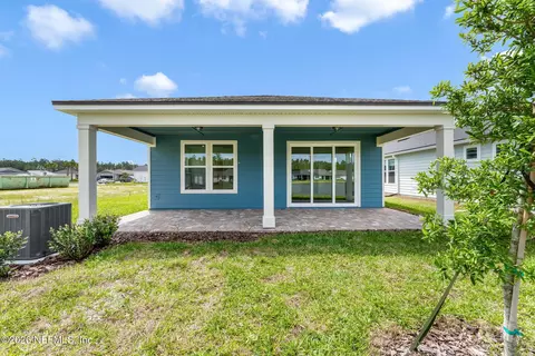 Exterior - 401 Tranquil Trail Cir, Yulee, FL 32097 photo 5 of 7