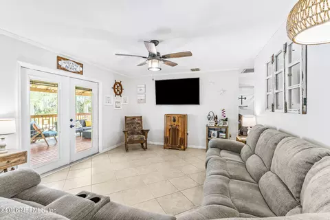 Living - 524 Horseshoe Rd, Saint Augustine, FL 32084 photo 1 of 2